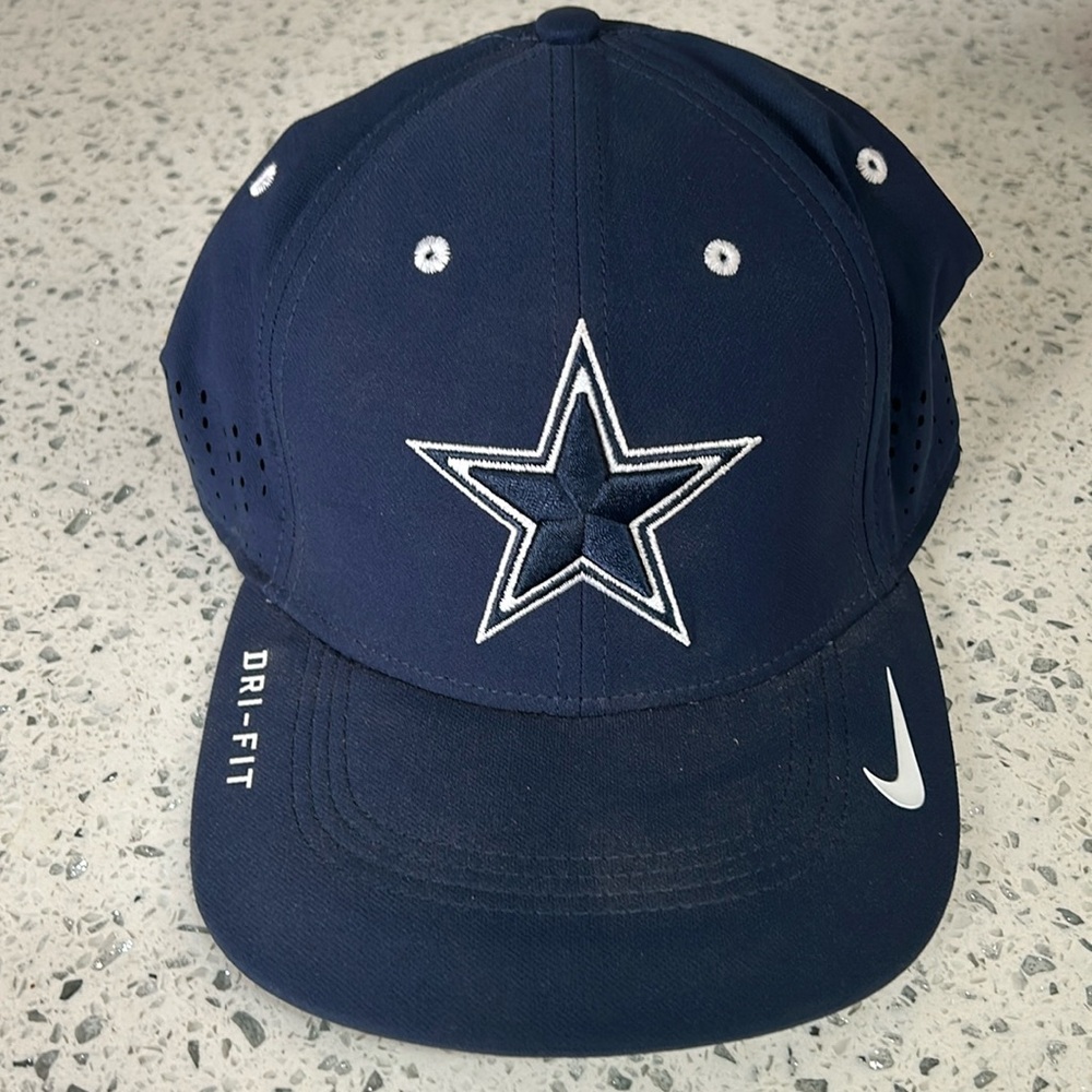 NWT NFL Nike DriFit Vapor Swooshflex Bball Hat *slight defects!*see pics Sz:X/XL